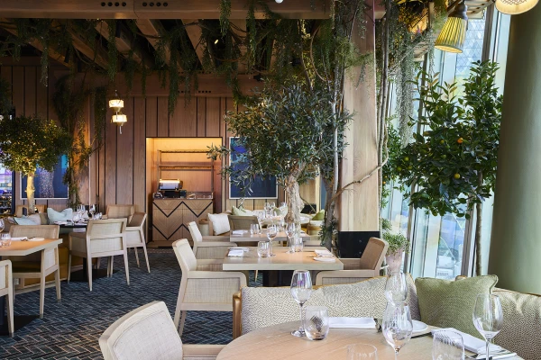 kunstboom in een restaurant